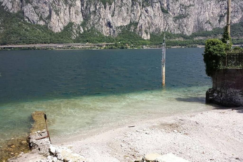 L For Lake Mandello del Lario Zimmer foto